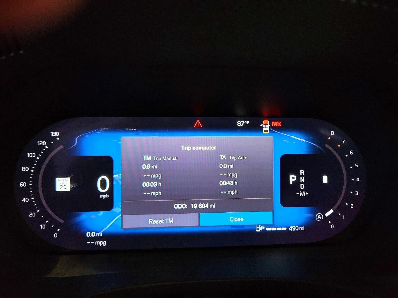 2025 VOLVO XC60 Plus Dark