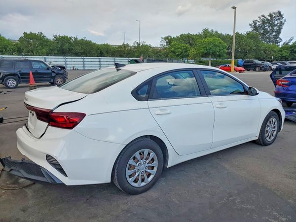 2022 KIA FORTE FE, LXS