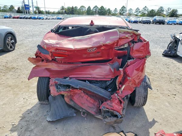 2015 HYUNDAI ELANTRA