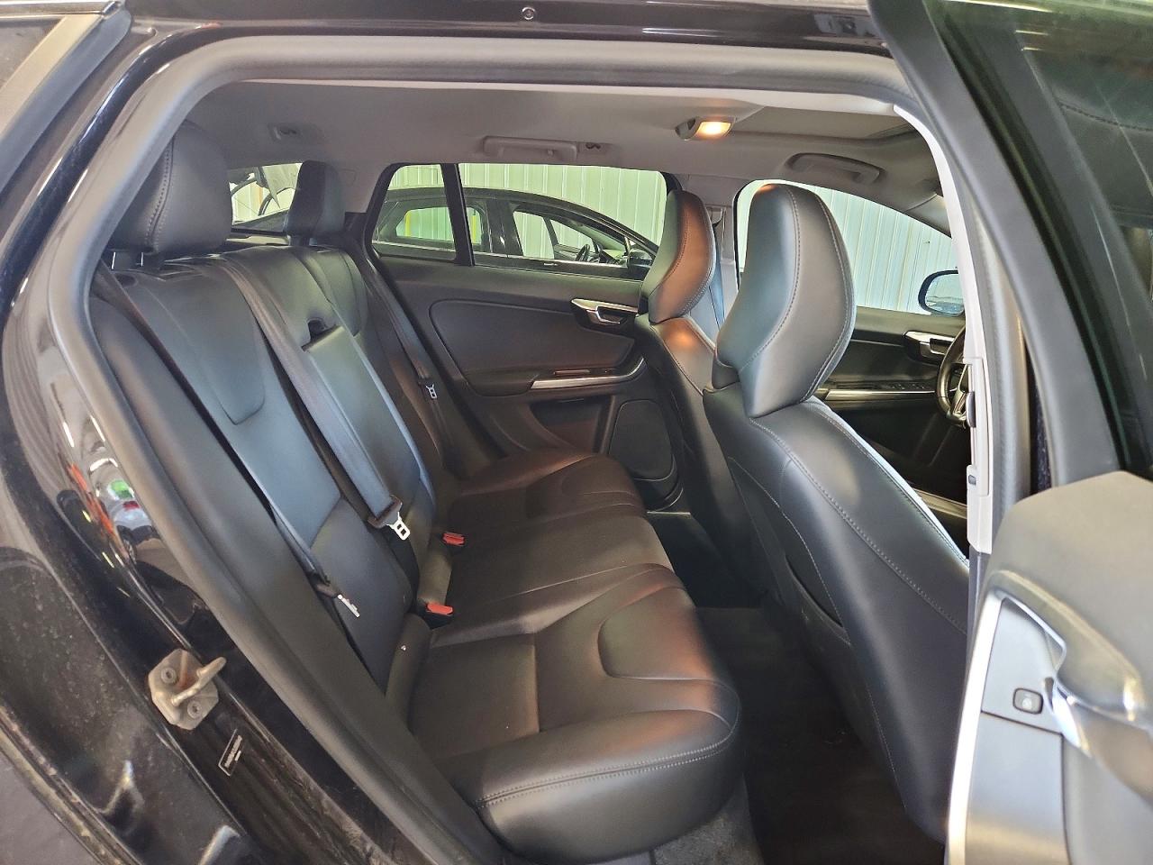 2018 VOLVO V60 CROSS COUNTRY Premier