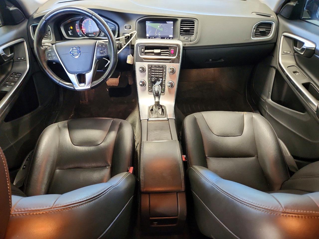 2018 VOLVO V60 CROSS COUNTRY Premier