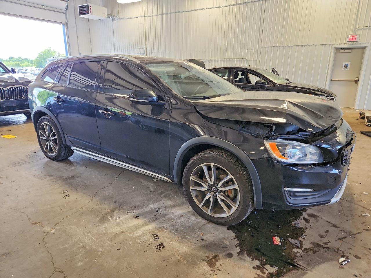 2018 VOLVO V60 CROSS COUNTRY Premier