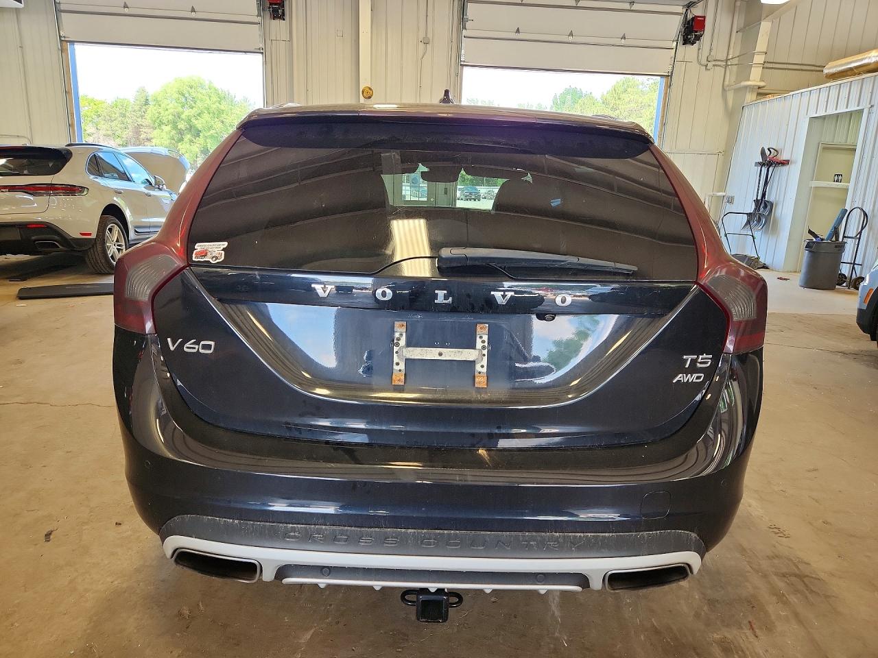 2018 VOLVO V60 CROSS COUNTRY Premier