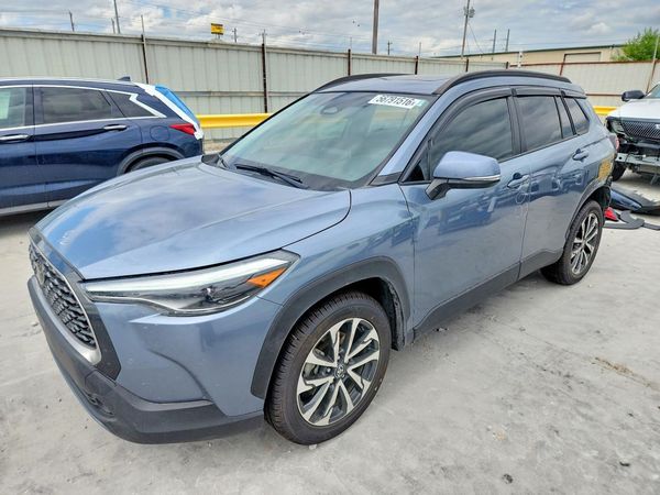 2023 TOYOTA COROLLA CROSS XLE