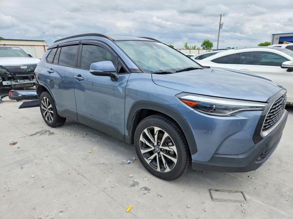 2023 TOYOTA COROLLA CROSS XLE