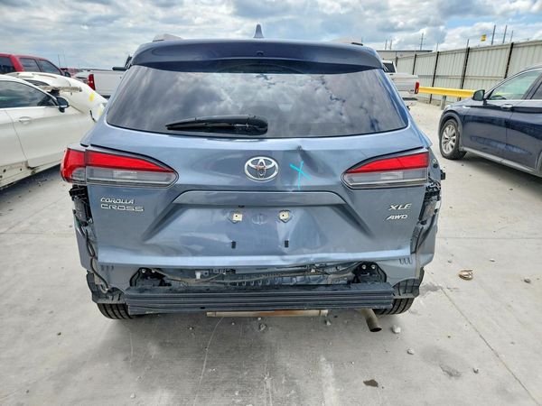 2023 TOYOTA COROLLA CROSS XLE