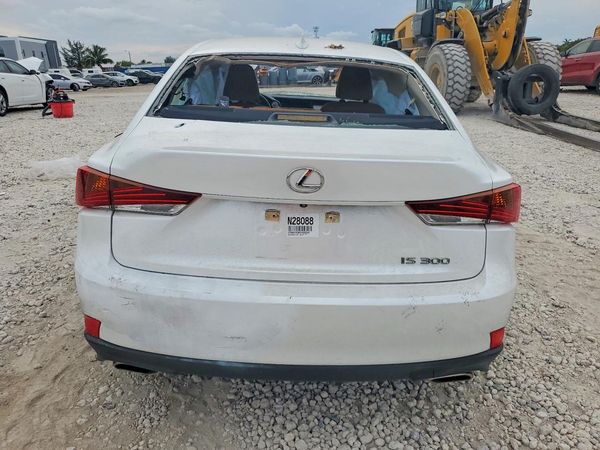 2019 LEXUS IS 300