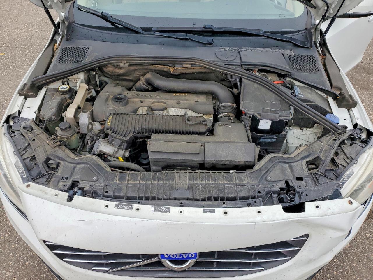2015 VOLVO S60 Premier (non R design)
