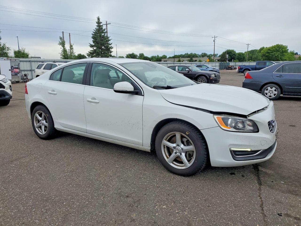 2015 VOLVO S60 Premier (non R design)