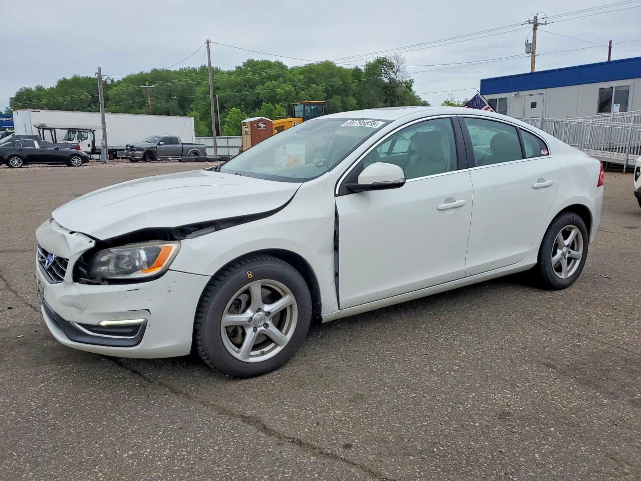 2015 VOLVO S60 Premier (non R design)