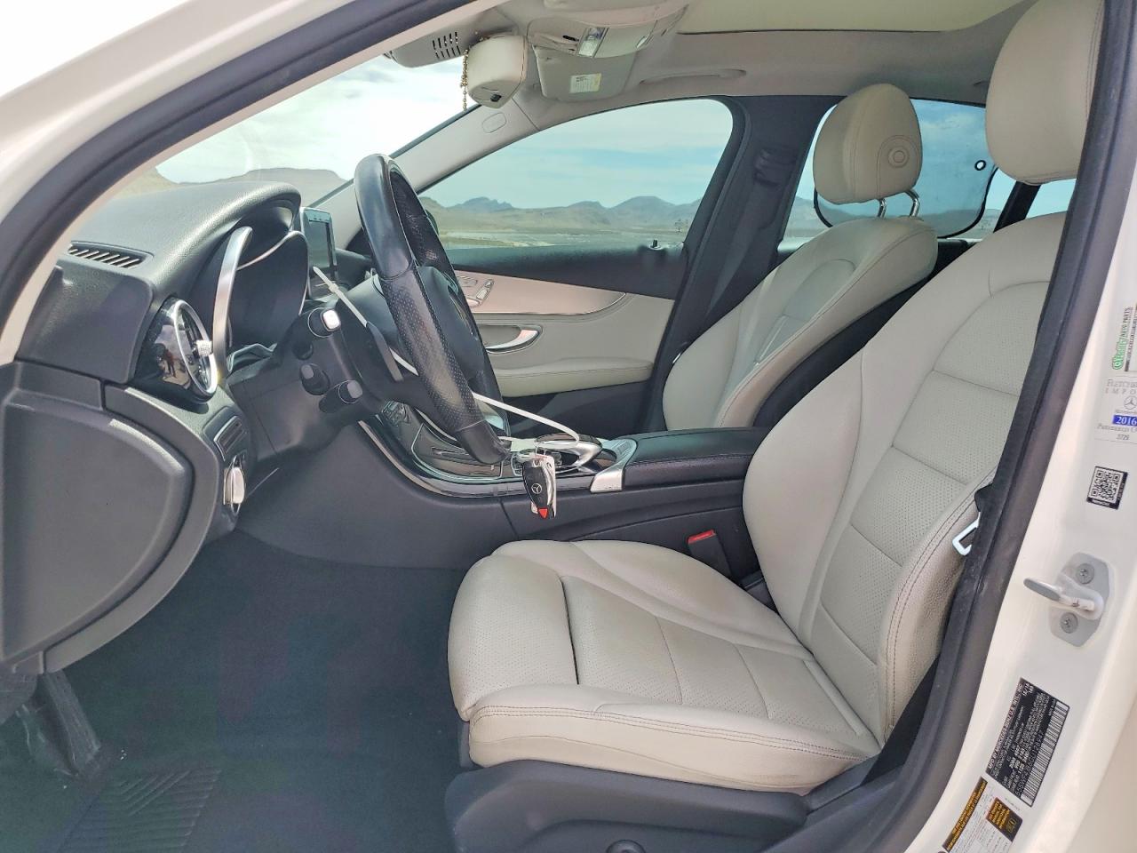 2016 MERCEDES-BENZ C C300