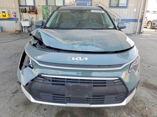 2023 KIA NIRO EX