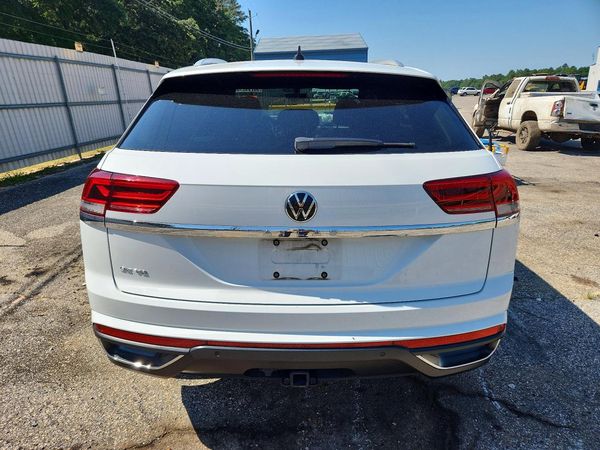 2022 VOLKSWAGEN ATLAS CROSS SPORT SE w/ Tech