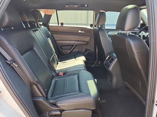 2022 VOLKSWAGEN ATLAS CROSS SPORT SE w/ Tech