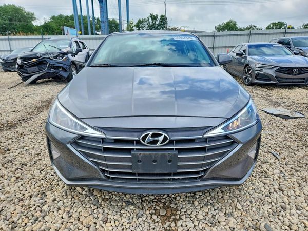 2019 HYUNDAI ELANTRA SE