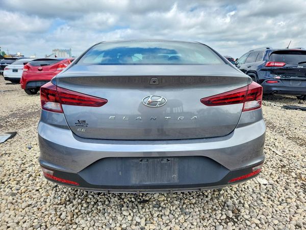 2019 HYUNDAI ELANTRA SE