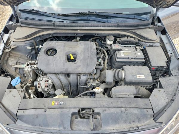 2019 HYUNDAI ELANTRA SE