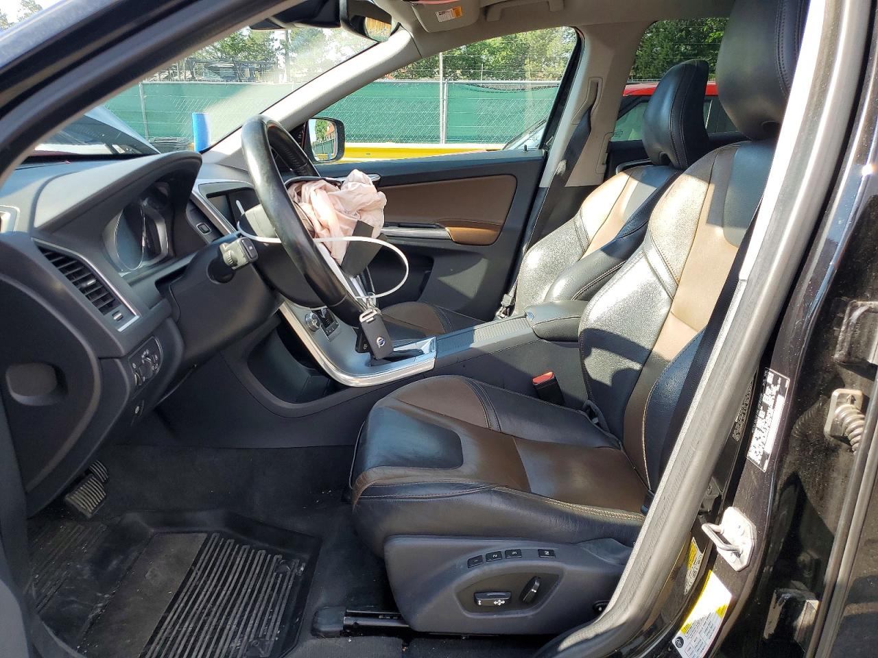 2017 VOLVO XC60 Dynamic
