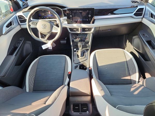 2025 VOLKSWAGEN TAOS SE