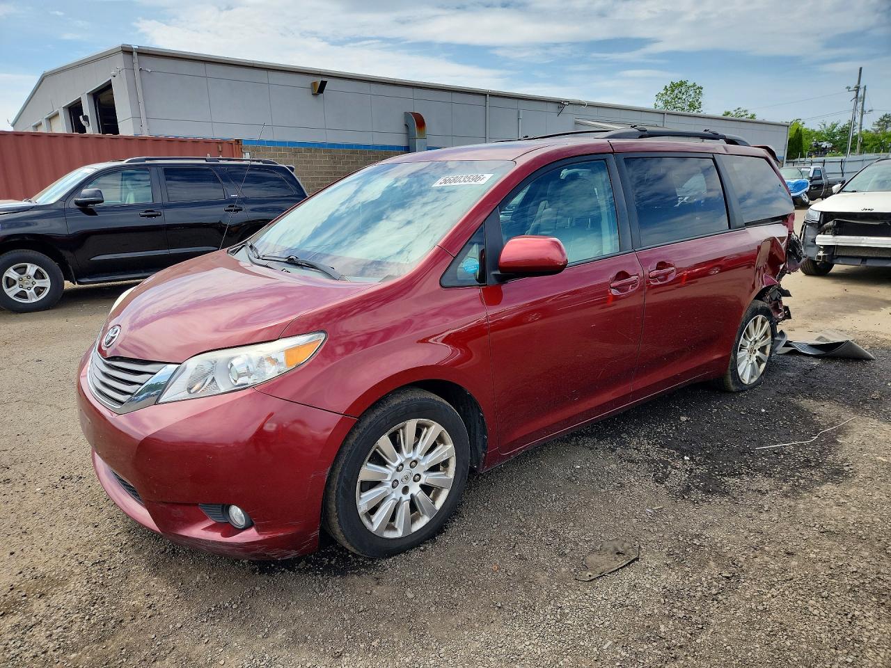 2012 TOYOTA SIENNA