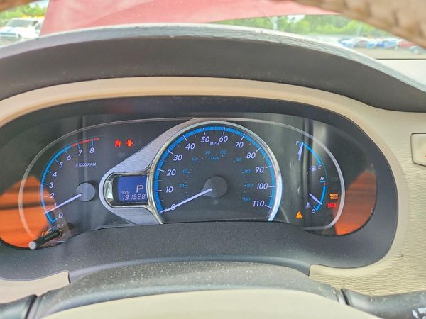 2012 TOYOTA SIENNA