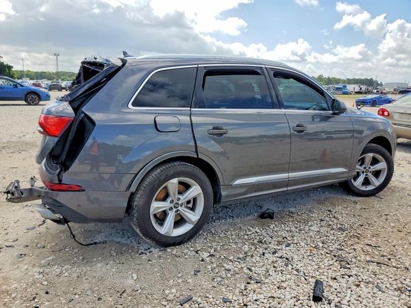 2025 AUDI Q7 quattro Premium