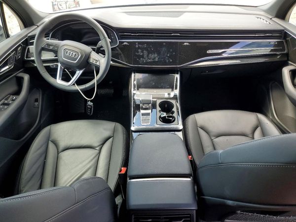 2025 AUDI Q7 quattro Premium