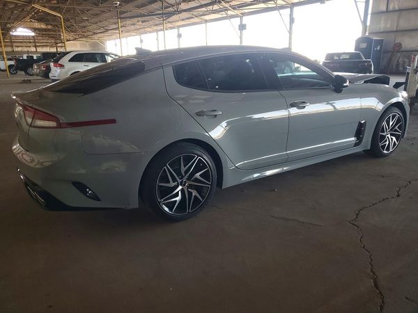 2023 KIA STINGER