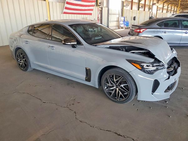 2023 KIA STINGER