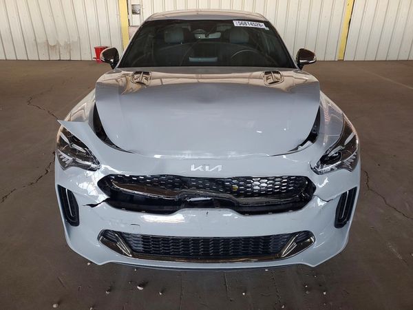 2023 KIA STINGER