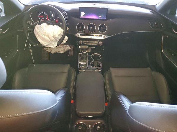 2023 KIA STINGER