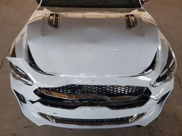 2023 KIA STINGER