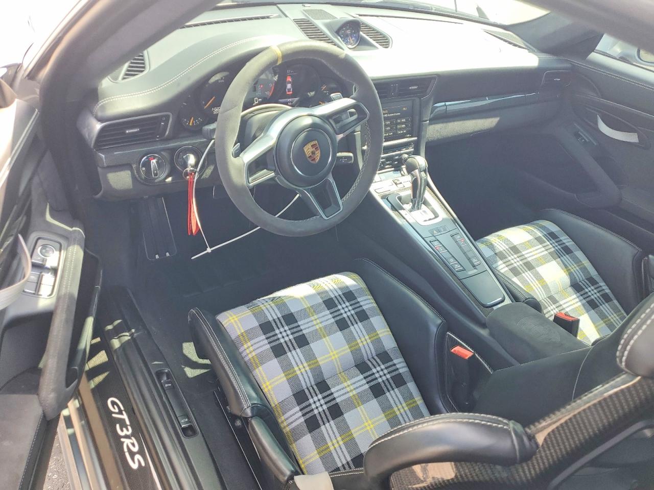 2016 PORSCHE 911 RS