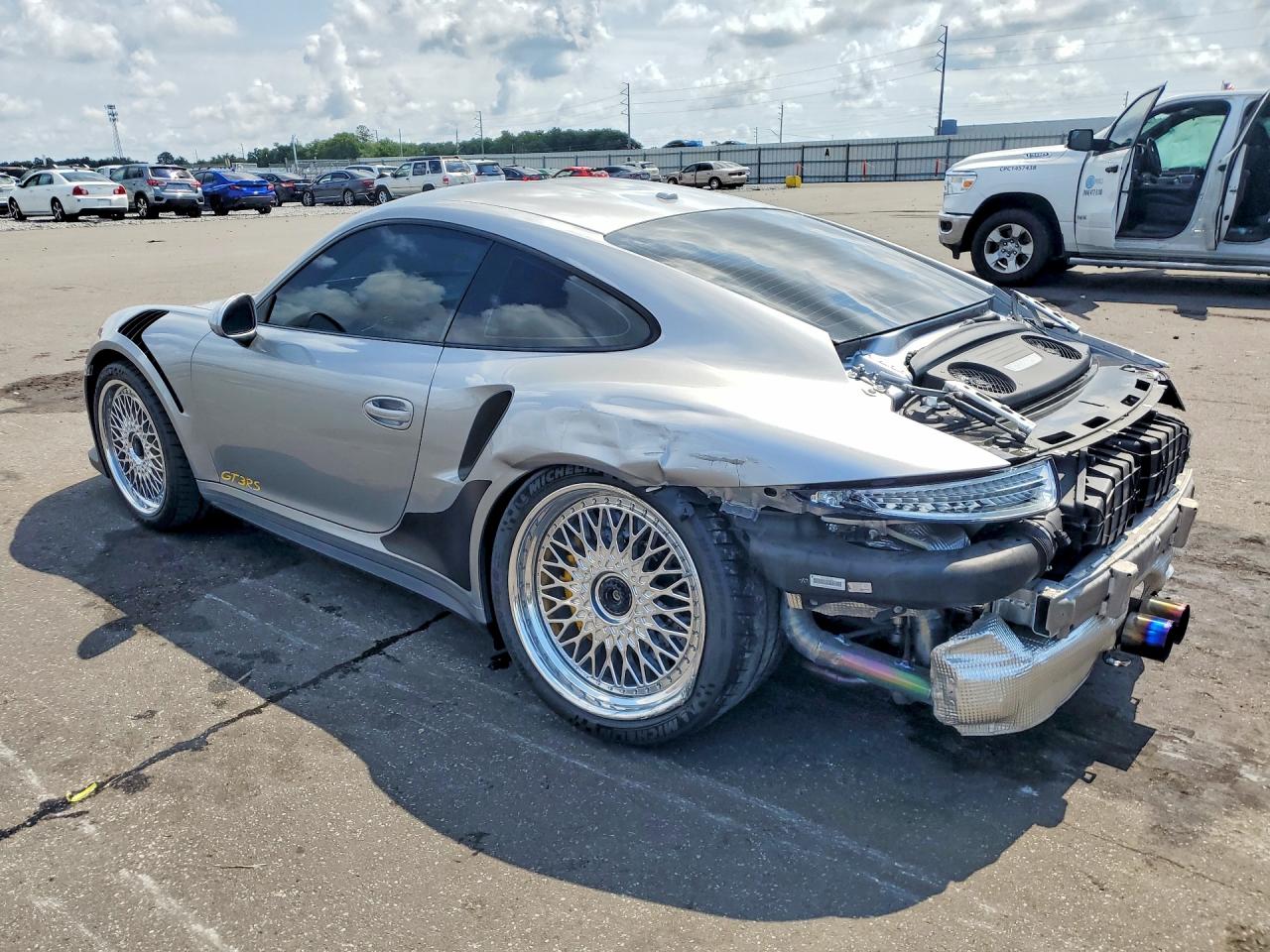 2016 PORSCHE 911 RS