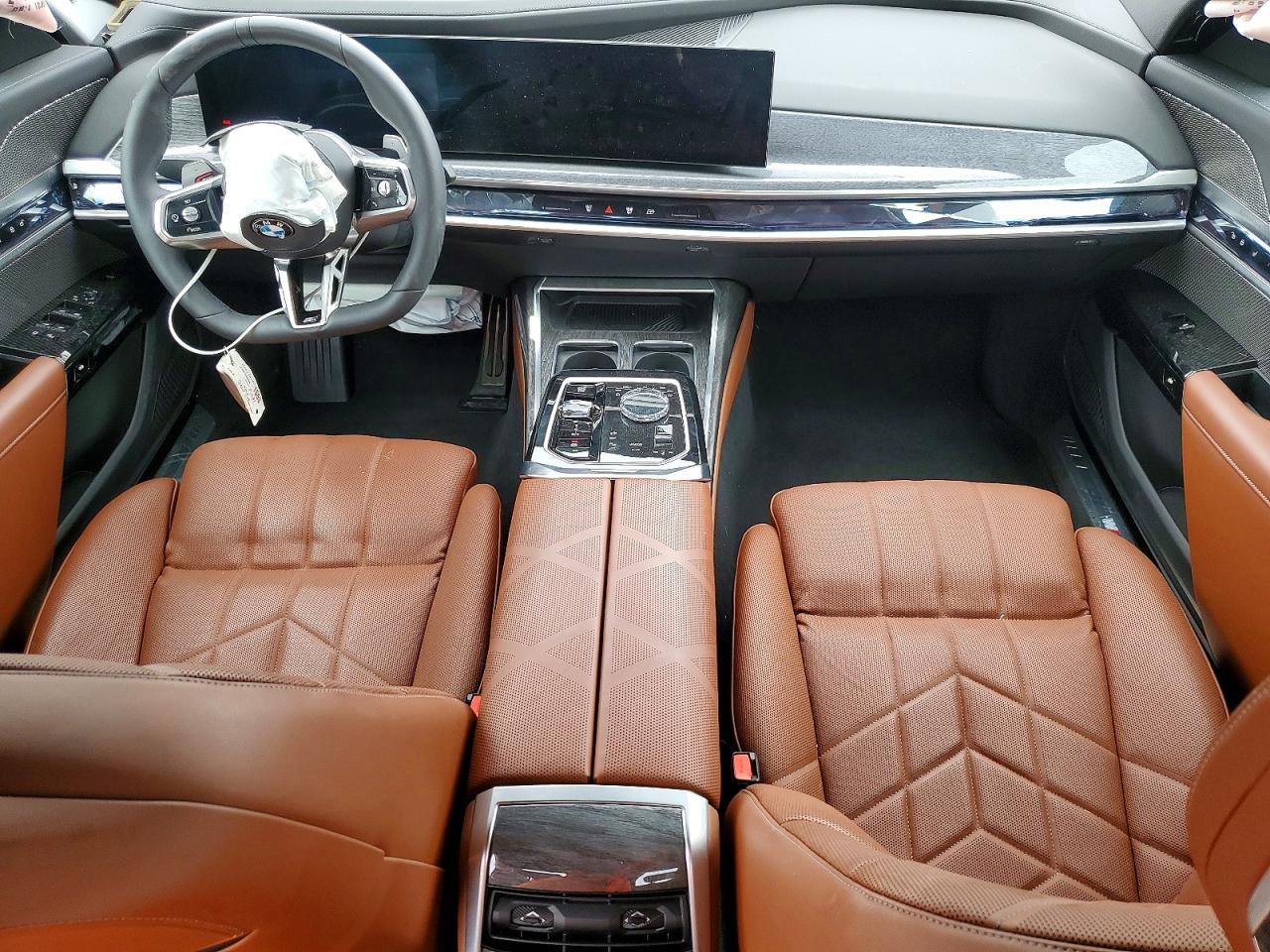 2025 BMW 740