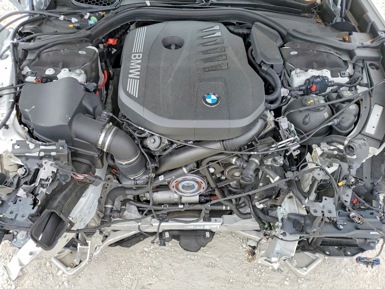 2025 BMW 740