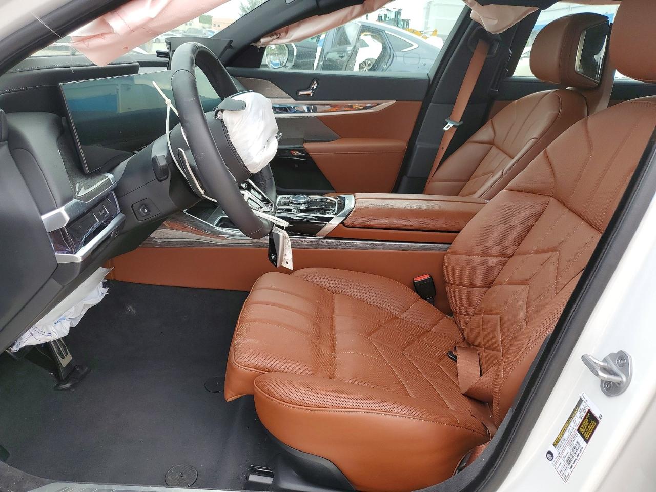 2025 BMW 740