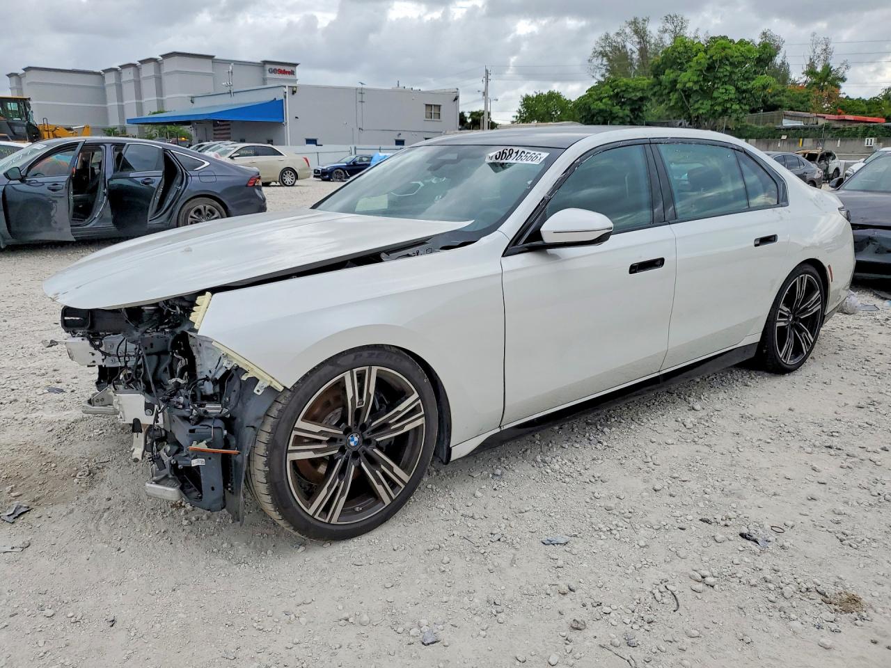 2025 BMW 740