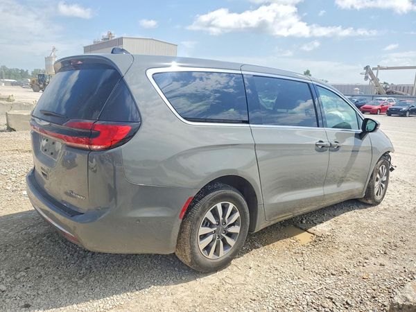 2023 CHRYSLER PACIFICA Touring L — PSRA