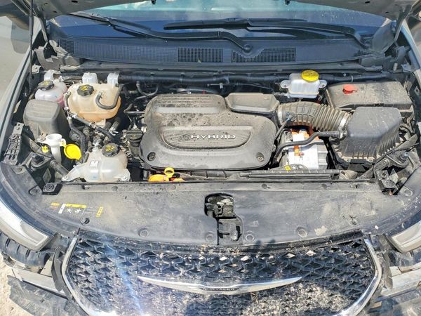 2023 CHRYSLER PACIFICA Touring L — Engine bay