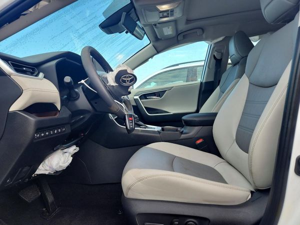 2024 TOYOTA RAV4 Limited