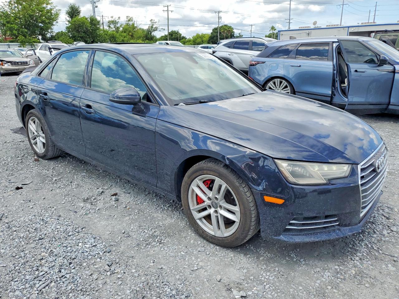 2017 AUDI A4 quattro Premium