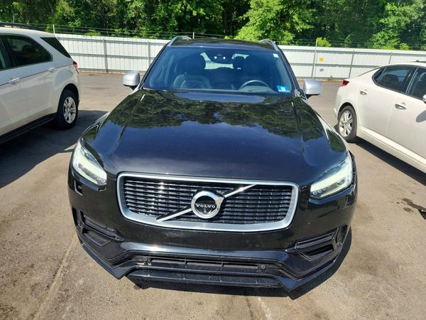2017 VOLVO XC90 R-Design