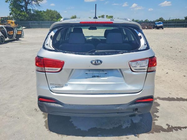 2016 KIA SORENTO L / LX