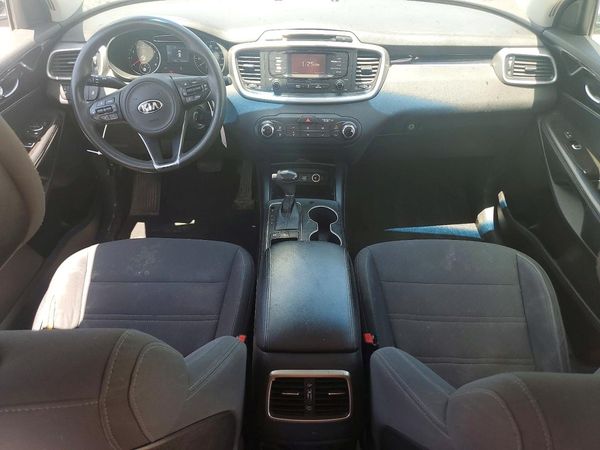 2016 KIA SORENTO L / LX