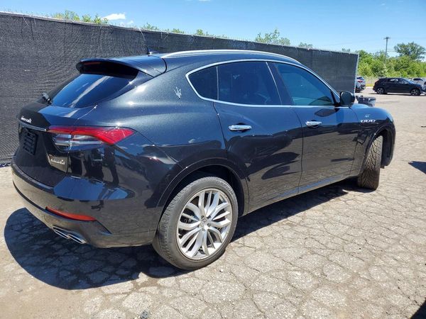 2022 MASERATI LEVANTE