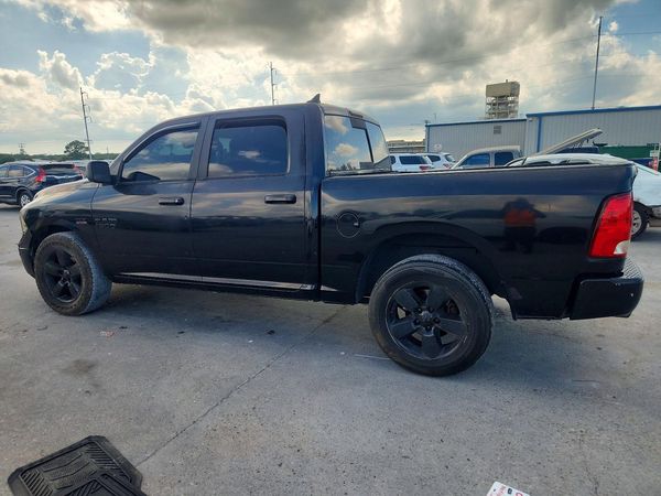 2018 RAM 1500 SLT CREW CAB 4X2