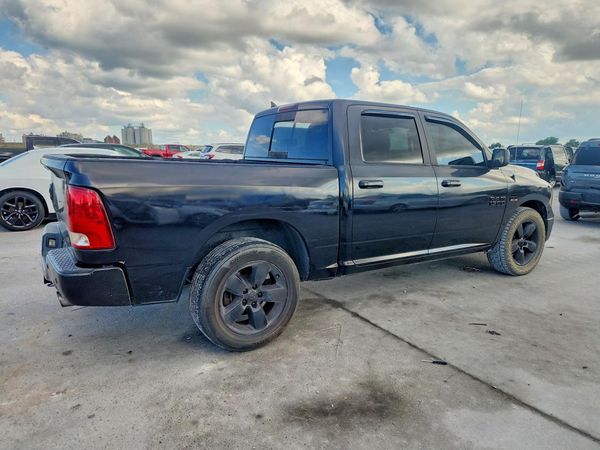 2018 RAM 1500 SLT CREW CAB 4X2