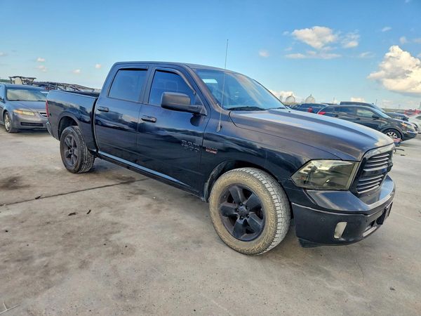 2018 RAM 1500 SLT CREW CAB 4X2