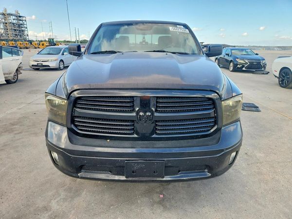2018 RAM 1500 SLT CREW CAB 4X2